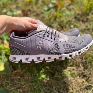 On Running Cloud 4 Casual Athletic Shoe in Women’s 9.5 Mineral